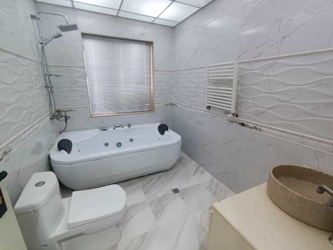 اجاره ویلا جکوزی دار با چشم انداز دریا در بندر انزلی - نارون