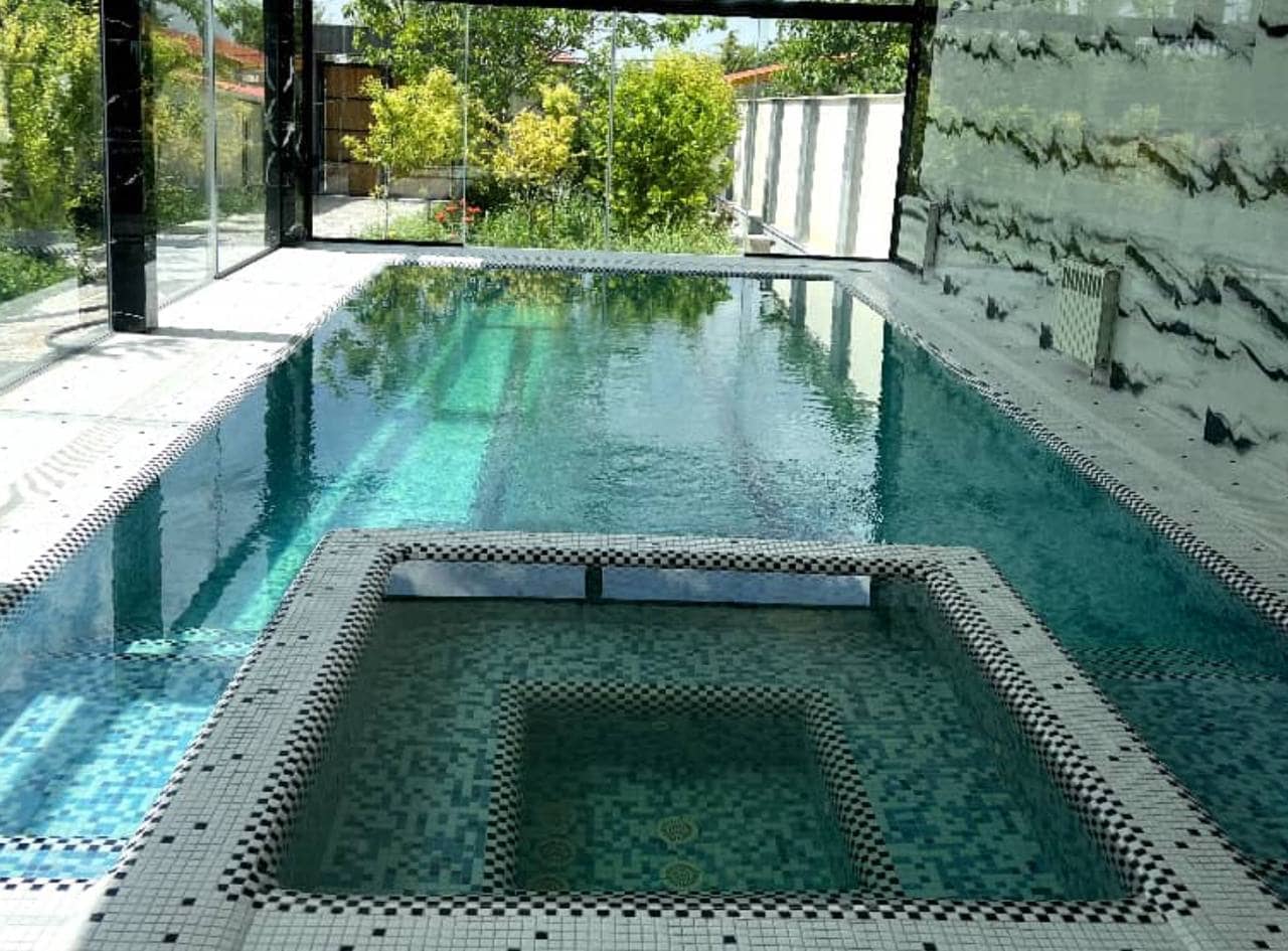 اجاره ویلا با استخرسرپوشیده آبگرم در کردان