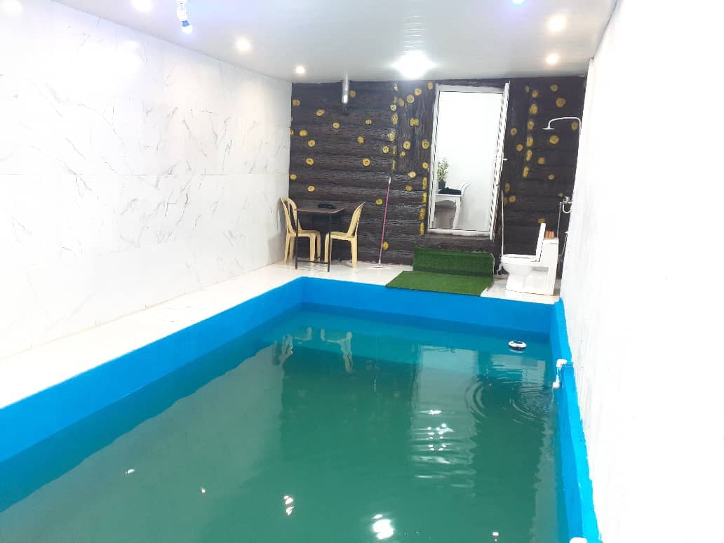 اجاره کلبه با استخر سرپوشیده آبگرم در خمام