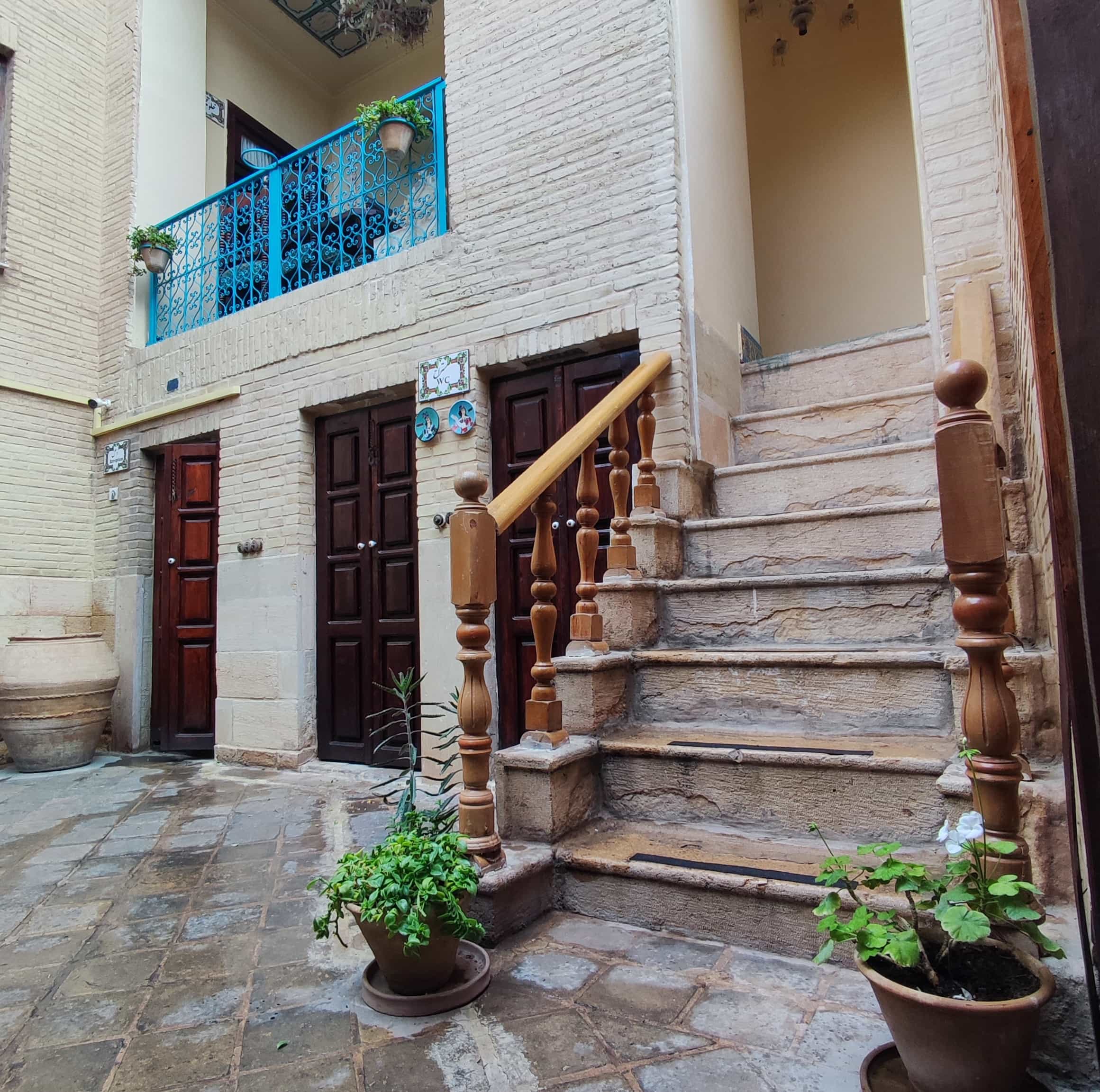 اجاره اتاق سنتی در 9 دی شیراز - سه کنج