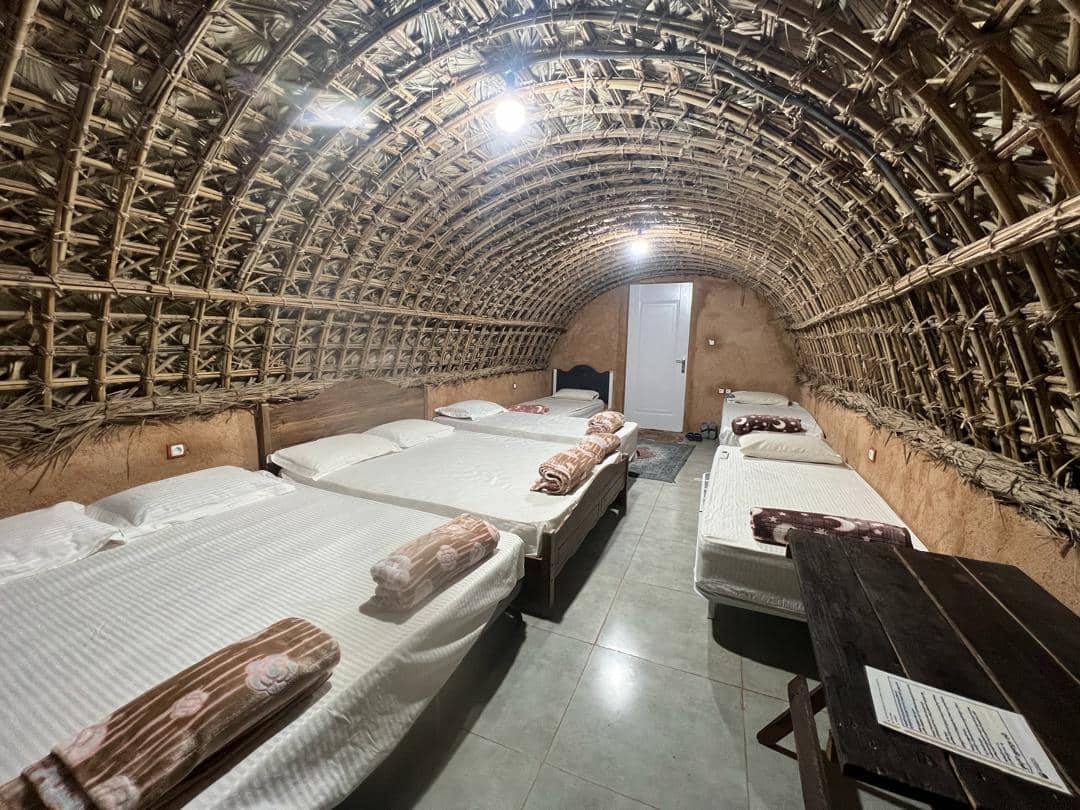 اجاره اقامتگاه در جزیره هرمز - کلبه مداد رنگی