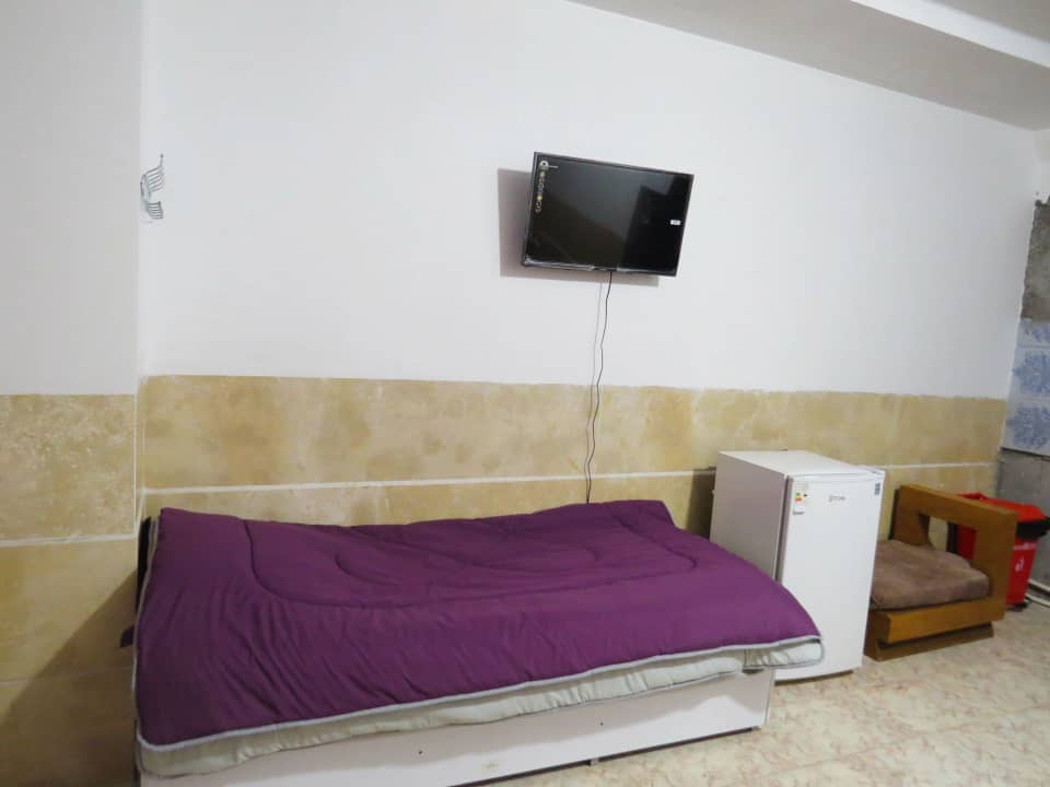 آپارتمان مبله در خیابان ماهانی کرمان - گلستان محوطه