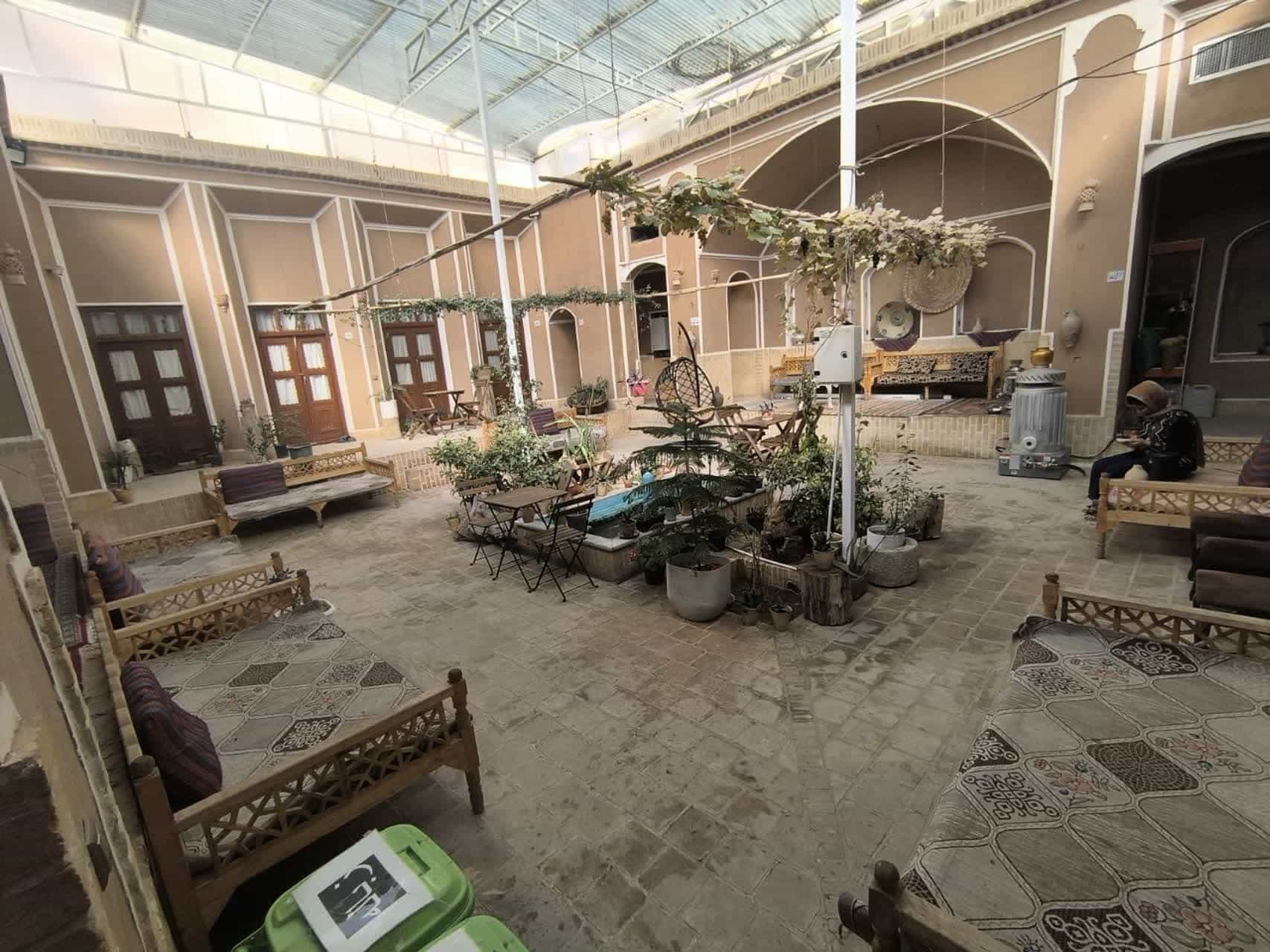 اجاره اقامتگاه بومگردی در خیابان انقلاب یزد - شهریار