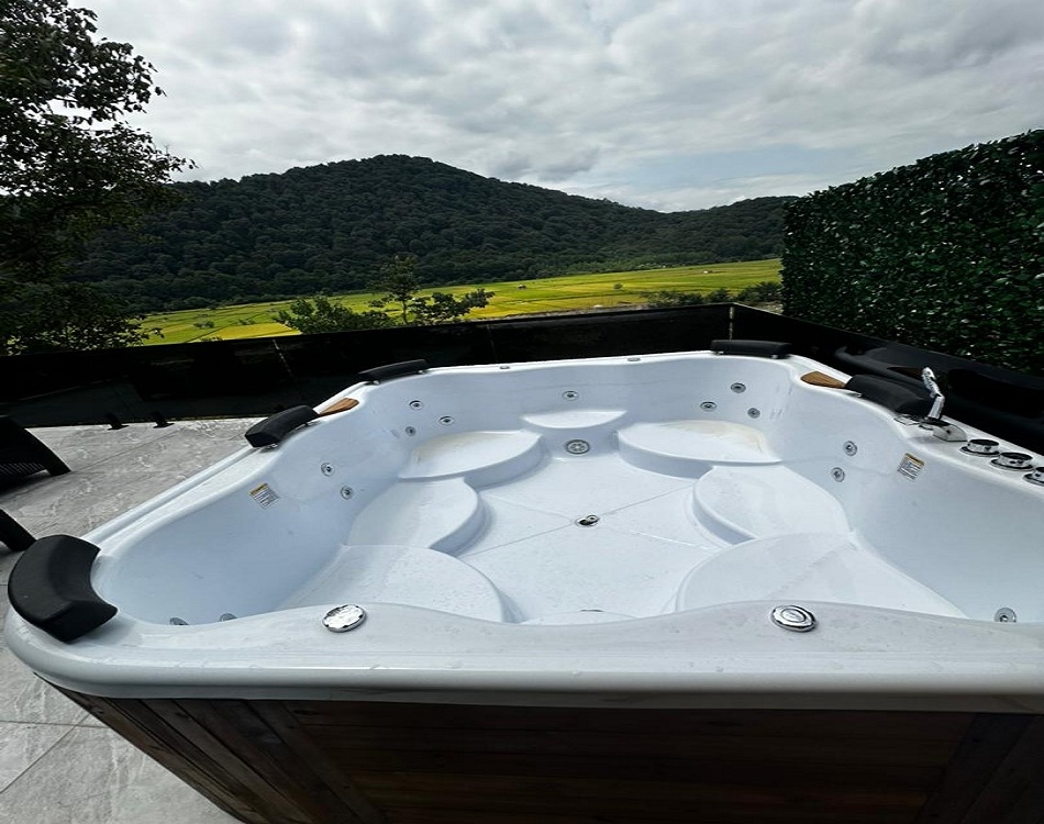 کلبه سوئیسی دوبلکس جنگلی در روستای سرخکلا زیرآب  - دو خواب نما