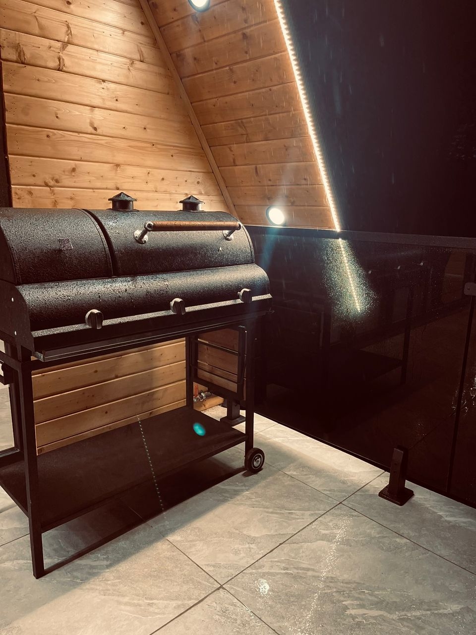 کلبه سوئیسی دوبلکس جنگلی در روستای سرخکلا زیرآب  - دو خواب نما