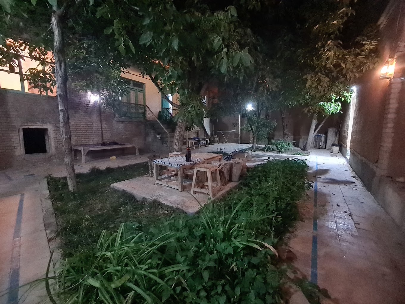 اجاره اقامتگاه بومگردی در بویین میان دشت اصفهان