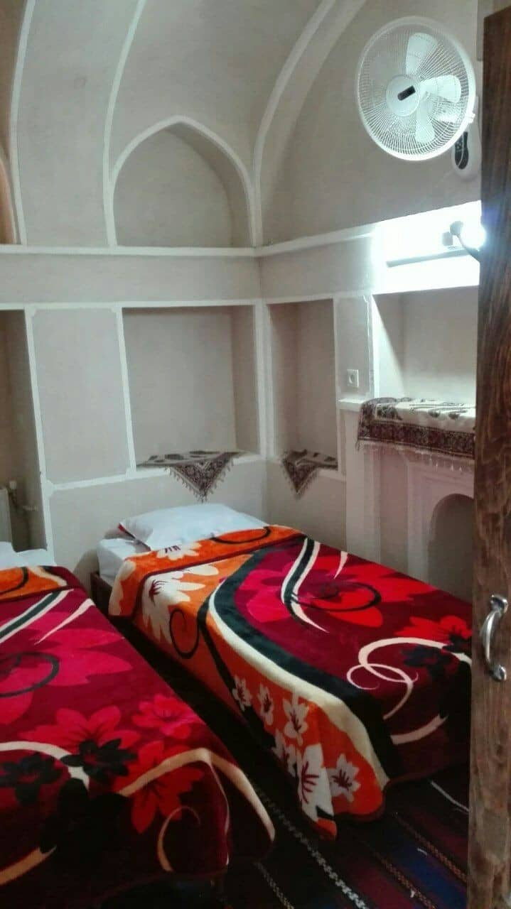 اجاره اتاق بومگردی در امامزاده یحیی زواره