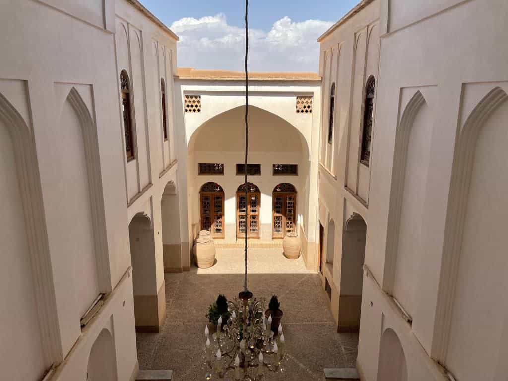 اجاره سوئیت سنتی دو تخته در یزد - آناهیتا