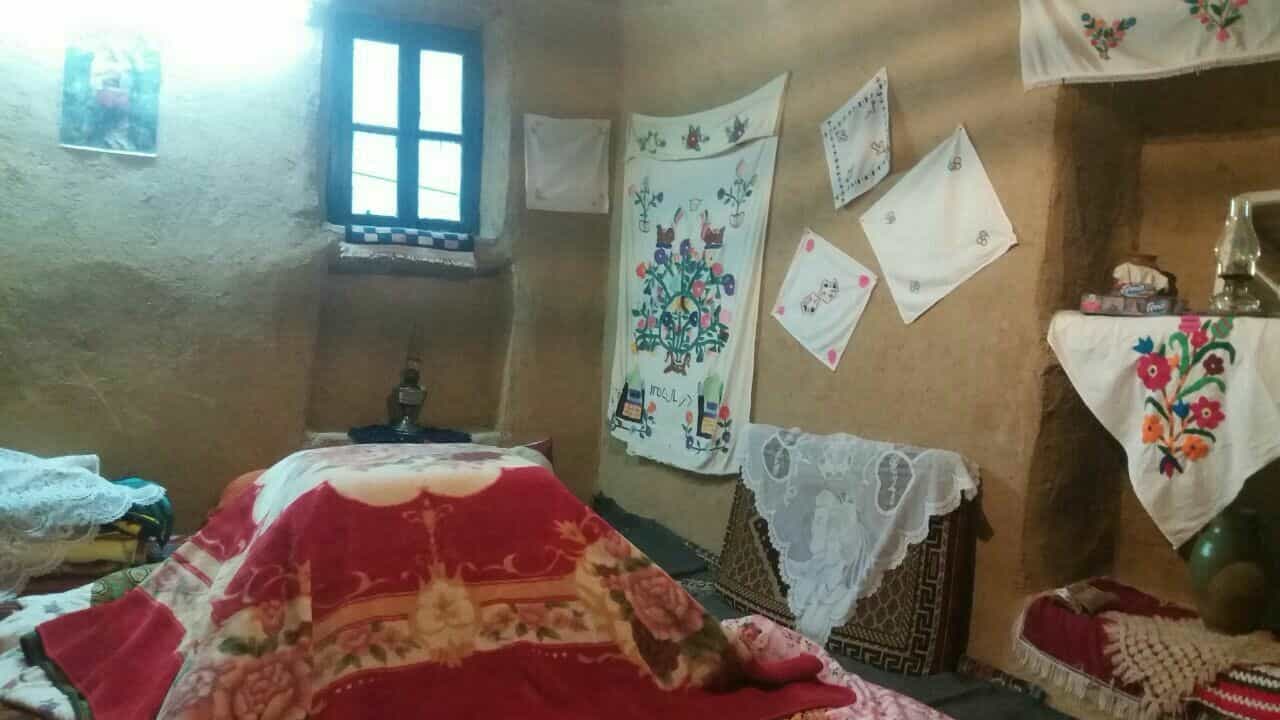 اجاره اقامتگاه و اتاق بومگردی در قلعه بالا بیارجمند  - اتاق 1