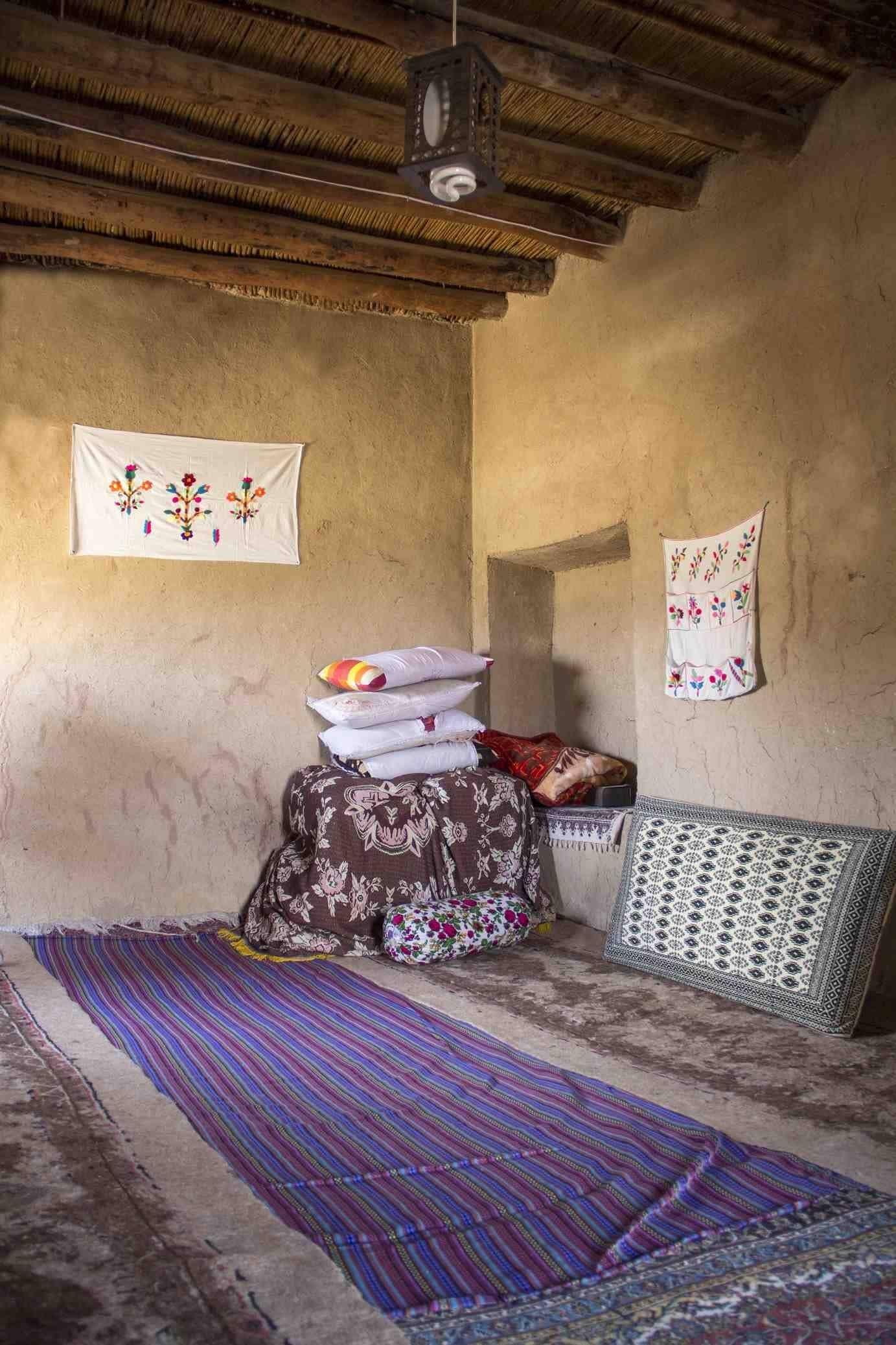 اجاره اقامتگاه و اتاق روستای در قلعه بالا بیارجمند