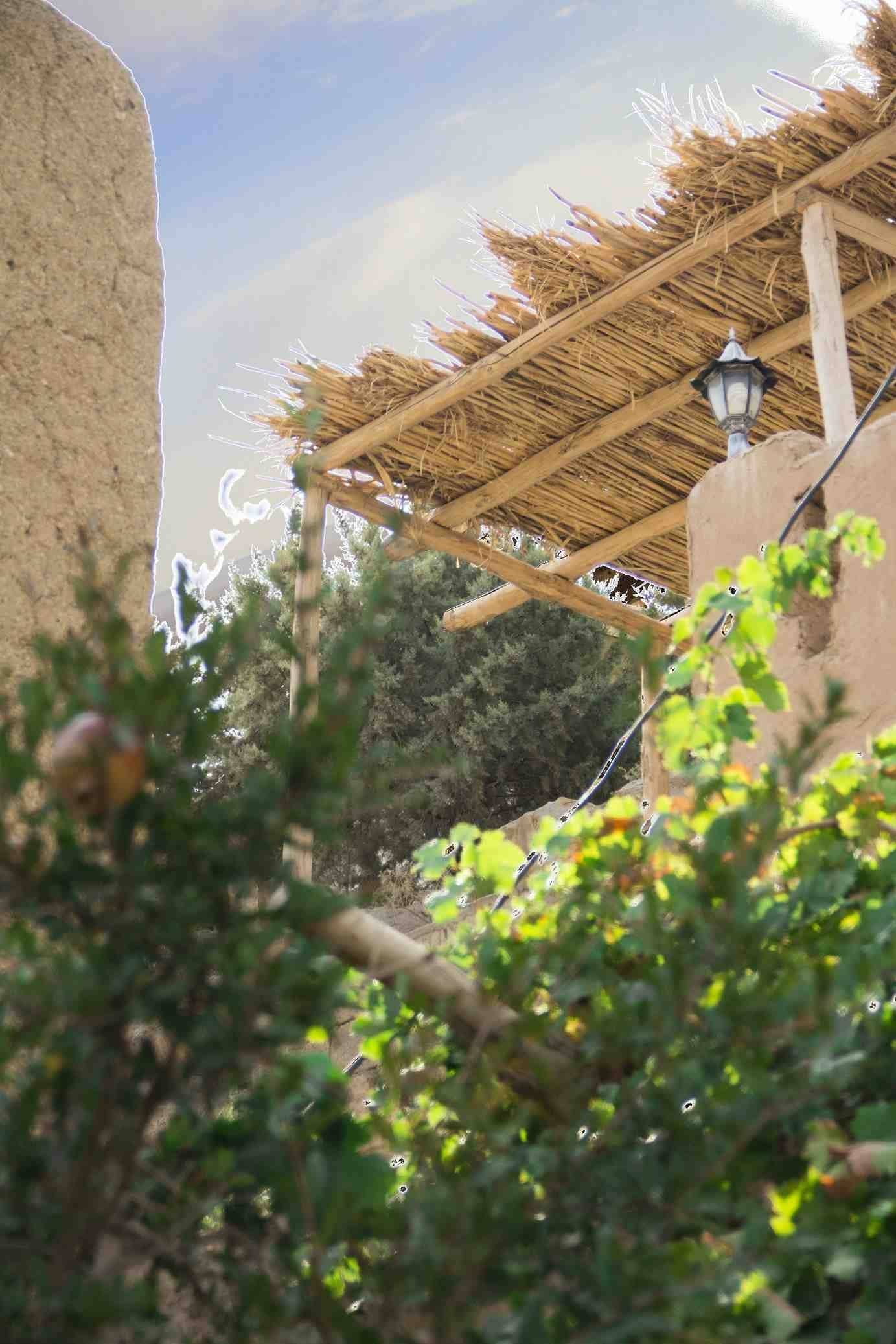 اجاره اقامتگاه و اتاق روستای در قلعه بالا بیارجمند