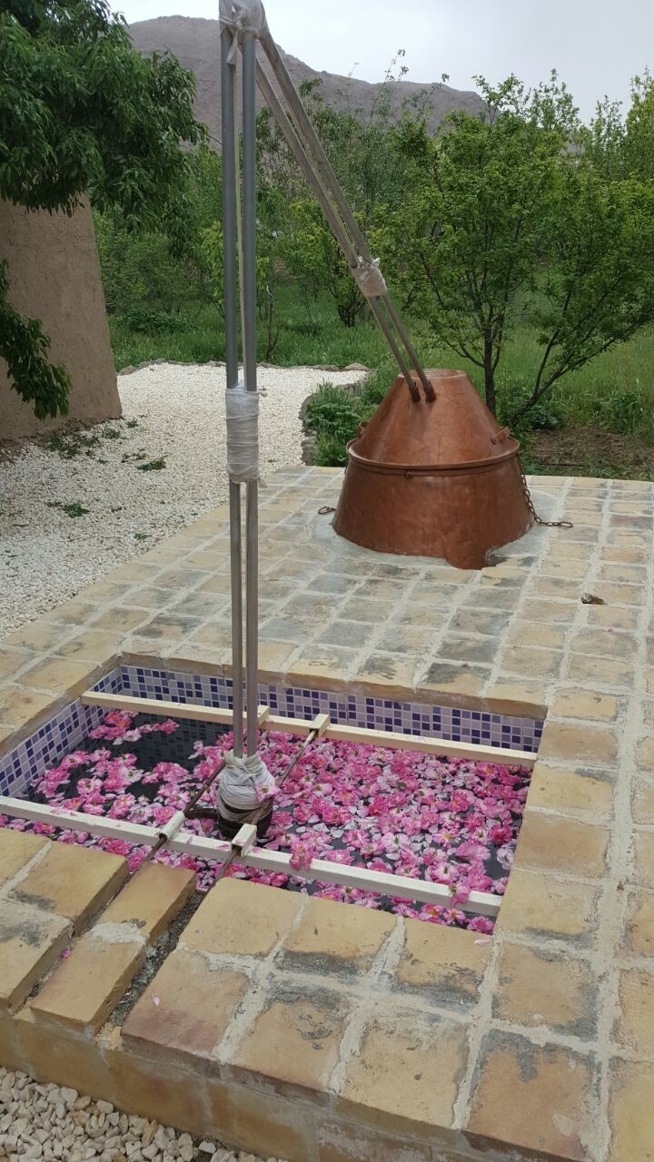 اجاره خانه سنتی در ساحلی قمصر - بابونه