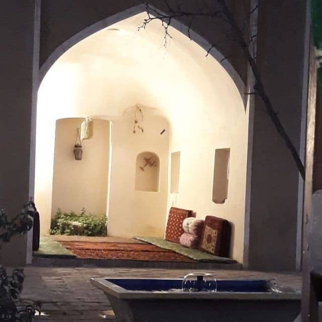 اجاره اقامتگاه بومگردی و اتاق سنتی در غفاری بیرجند