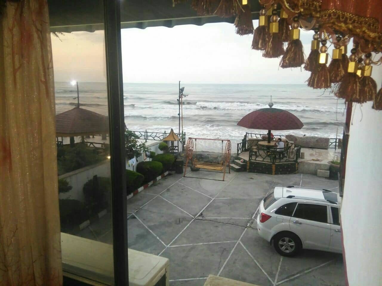 اجاره ویلا رو به دریا دوخوابه 170 متری درخط هشت چالوس