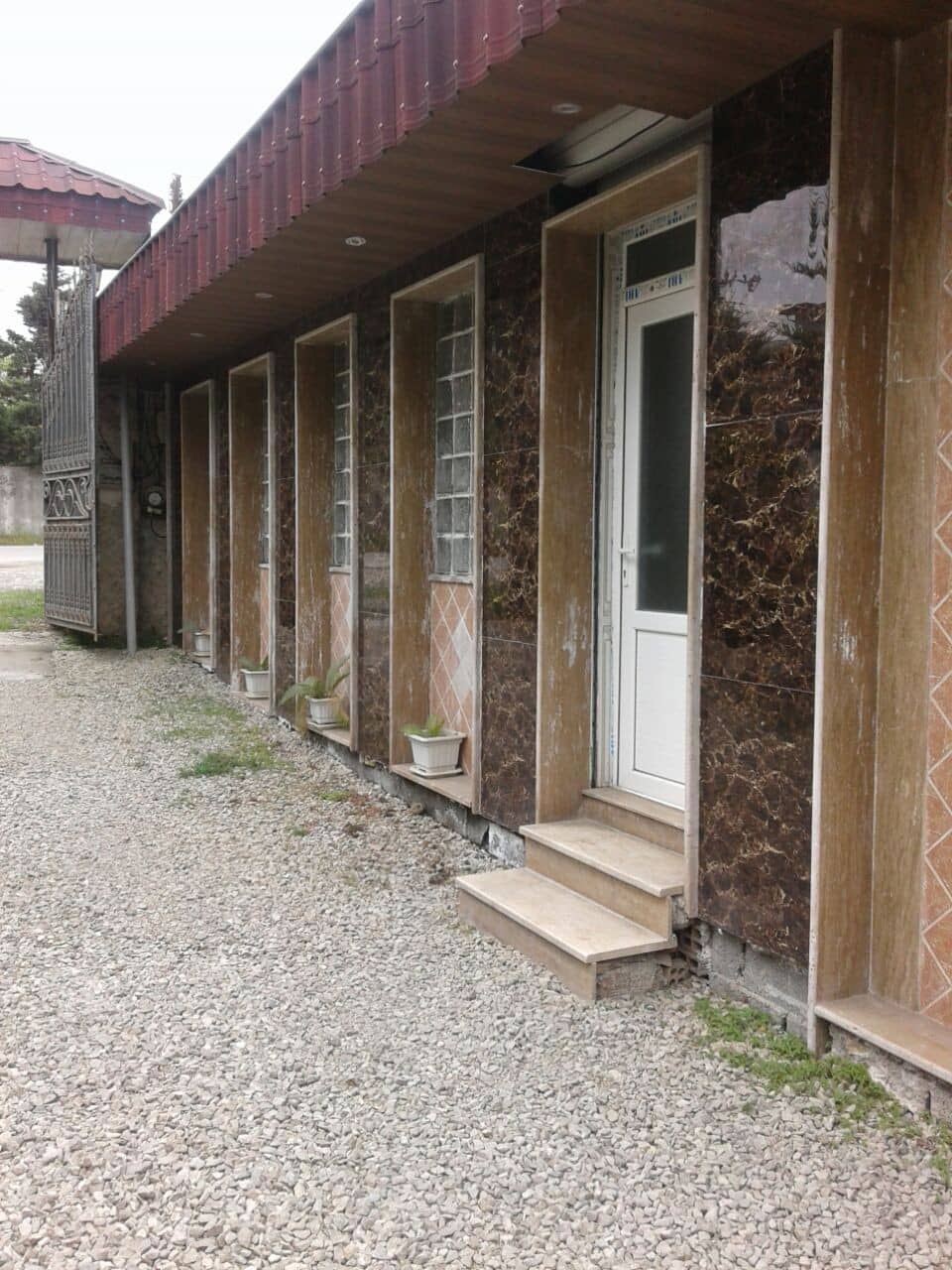 اجاره ویلا ساحلی سه خوابه 750 متری با استخر سرپوشیده خط هشت چالوس - ارکیده