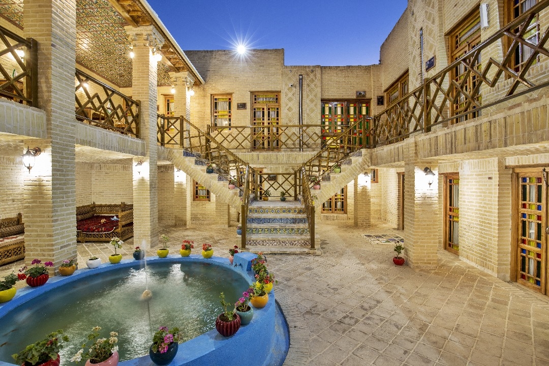 اجاره هتل سنتی در انقلاب زنجان - سه تخته طبقه اول207