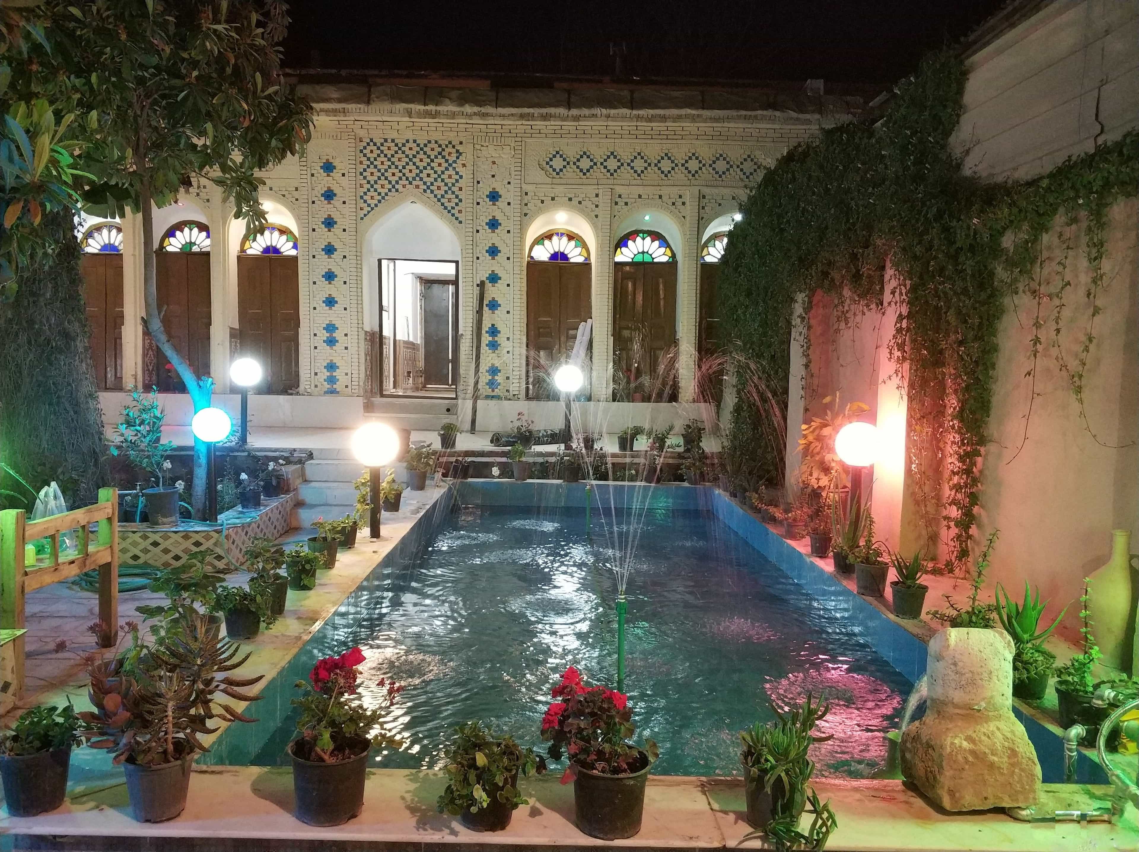 اجاره اقامتگاه بومگردی در باب انار خفر