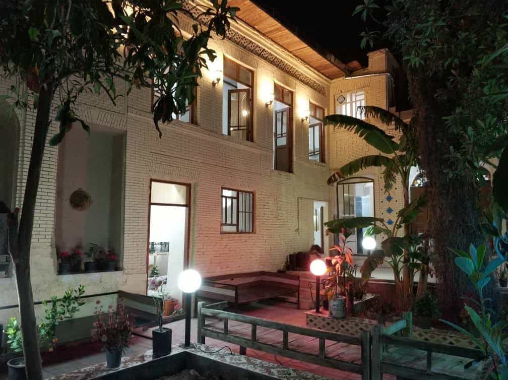 اجاره اقامتگاه بومگردی در باب انار خفر