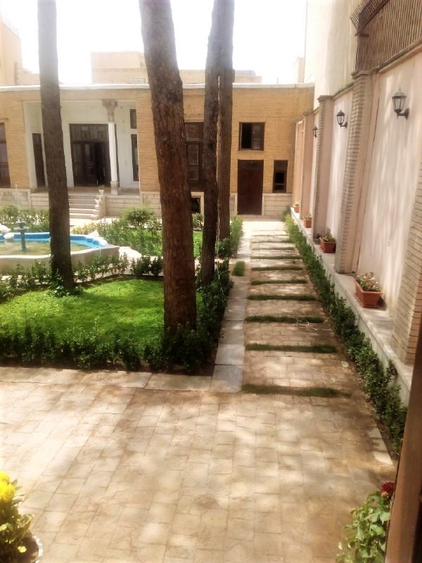 رزرو خانه سنتی 6تخته نزدیک میدان نقش جهان - شاهنشین