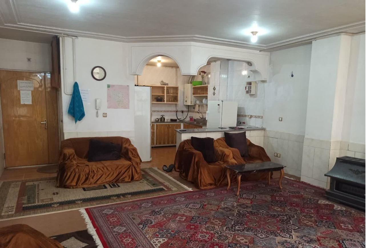 اجاره آپارتمان مبله طبقه اول در ملت شهرکرد - واحد2