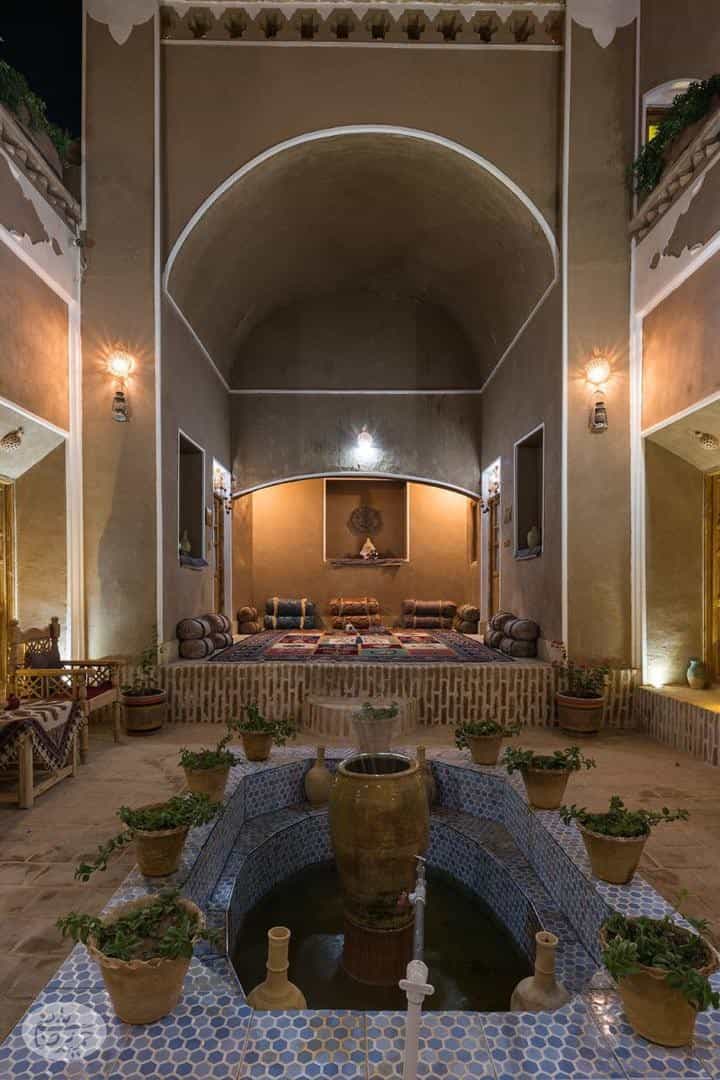 اجاره اتاق سنتی در شهر عقدا - اتاق یاقوتی