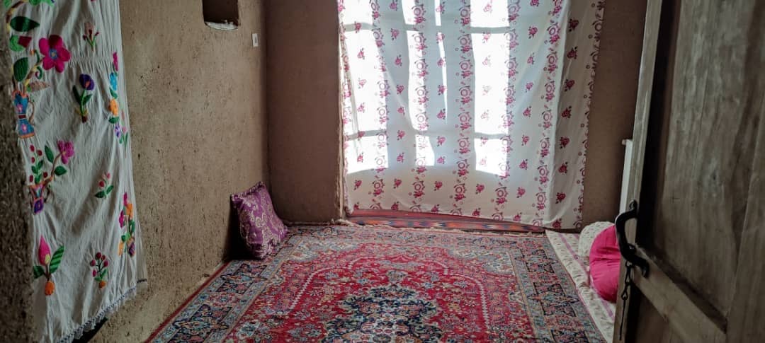 اجاره اقامتگاه بومگردی در ایور کاشمر