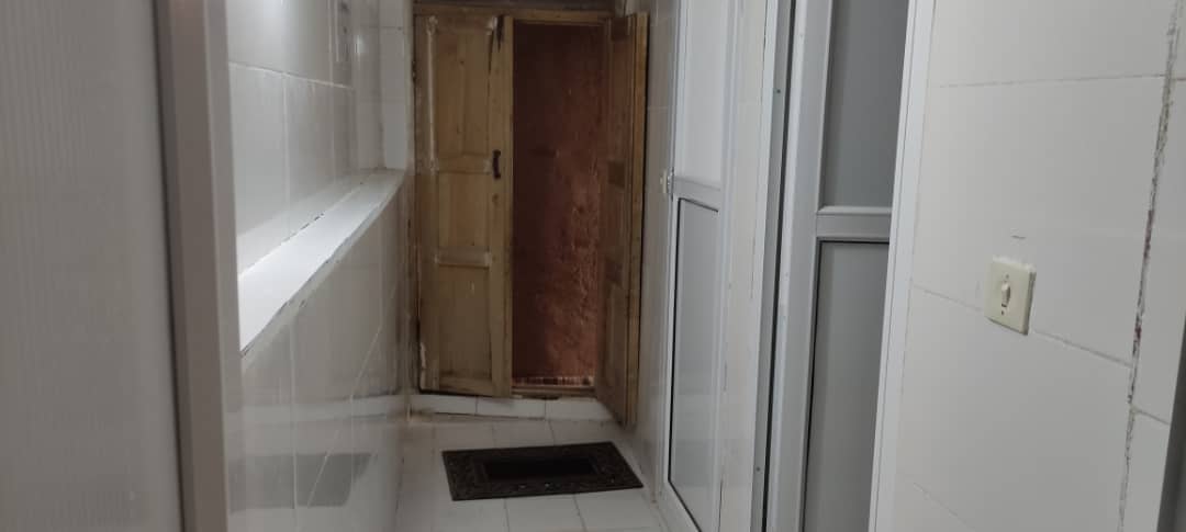 اجاره اتاق دست کند سنتی در ایور کاشمر - ریوش