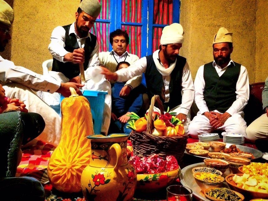 اجاره اقامتگاه بومگردی در ایور ریوش - کاشمر