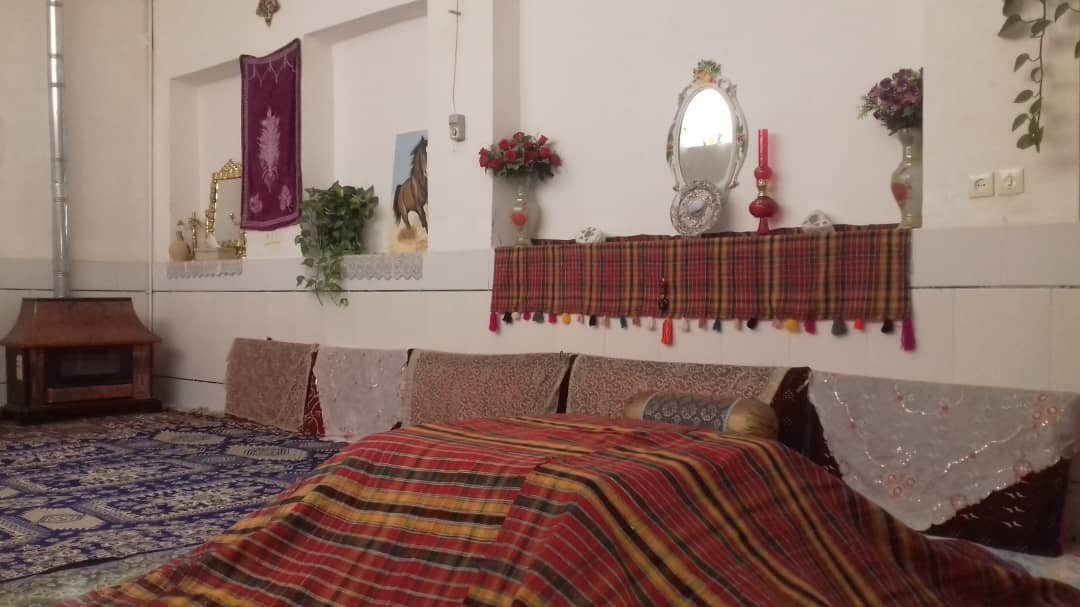 اجاره اتاق بومگردی در دستجرد اصفهان - اذر