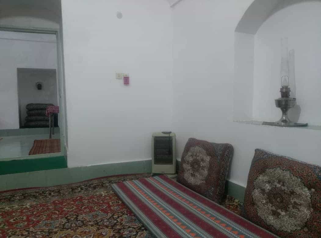 اجاره اقامتگاه بومگردی در مهدی آباد مهریز -  اتاق1