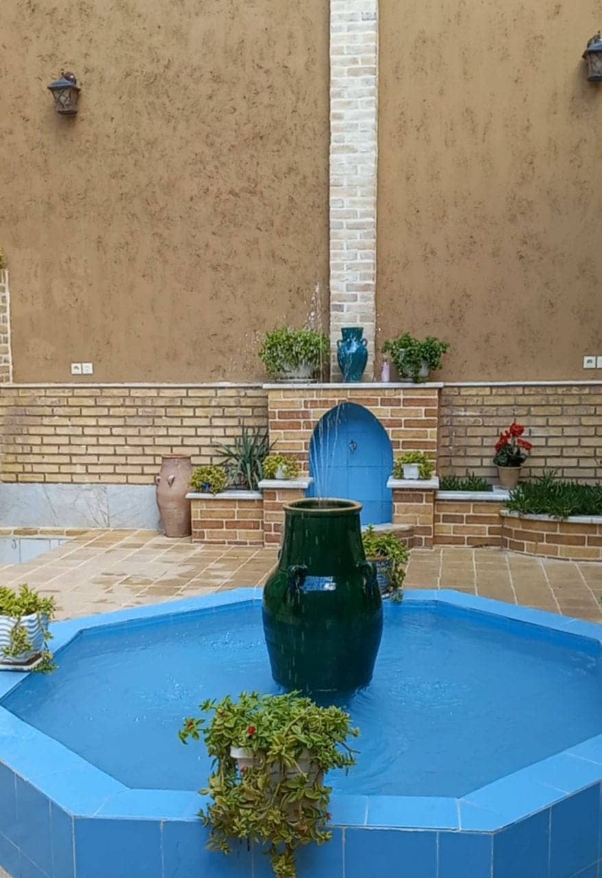 اجاره سوئیت سنتی مستر دار در ملا فتح اله کاشان - نارگل