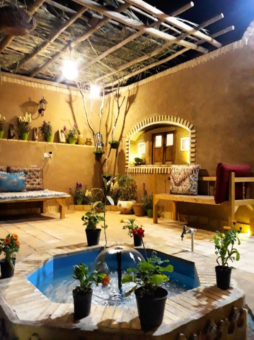 اجاره اتاق سنتی  در میبد یزد-  لب خندق3