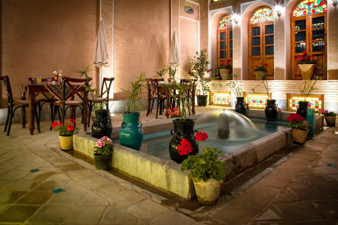 اجاره اتاق سنتی در نقش جهان اصفهان - صمصام