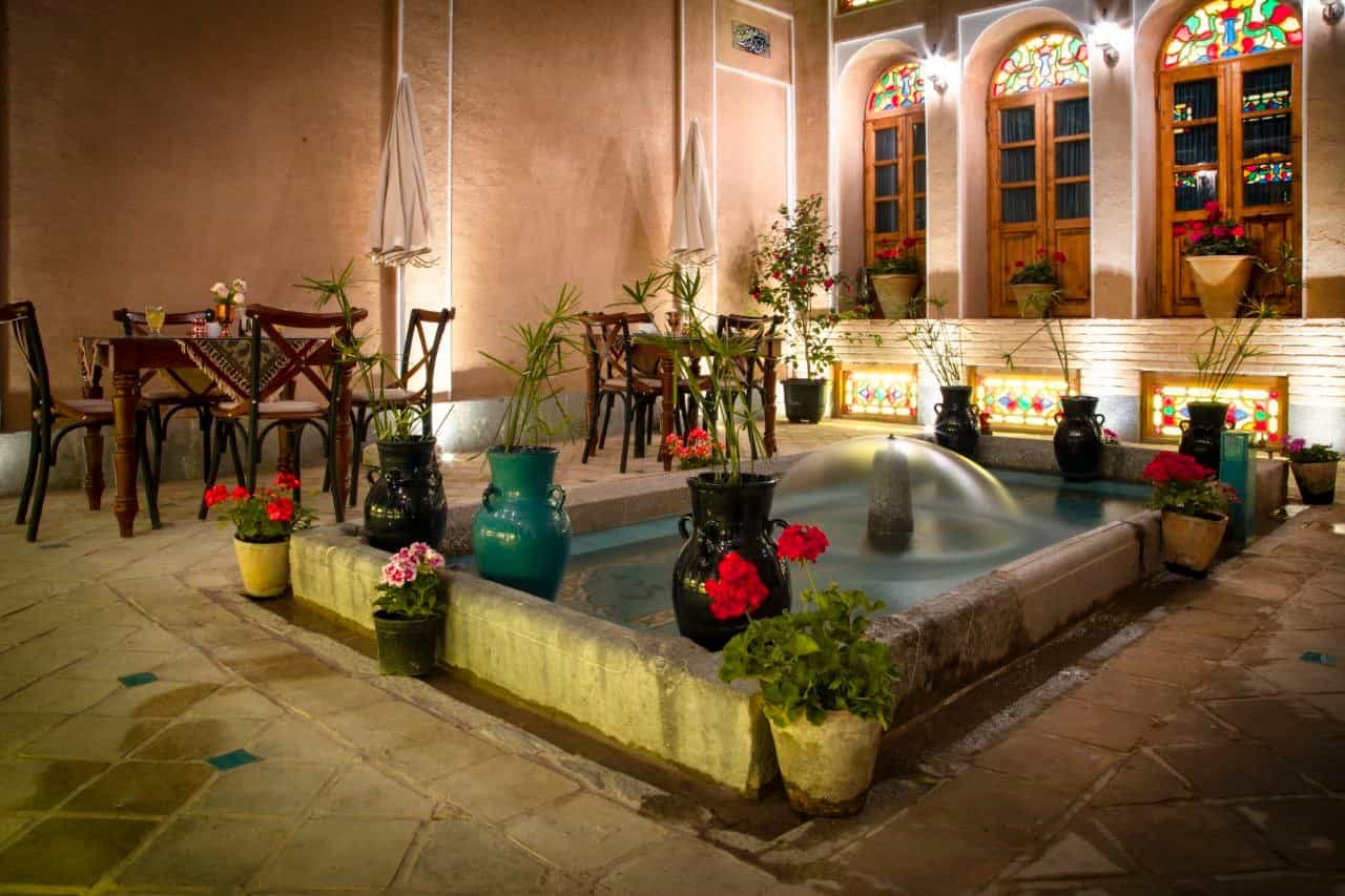 اجاره اتاق سنتی در نقش جهان اصفهان - فرشچیان