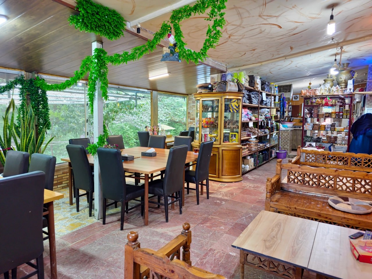 اجاره سوئیت جنگلی در روستای جمشیدآباد  زیر آب- 201 ارغوان