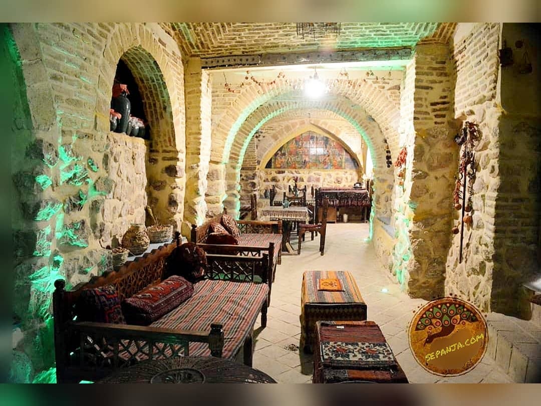 اجاره بومگردی سنتی زند شیراز - رنگارنگ vip