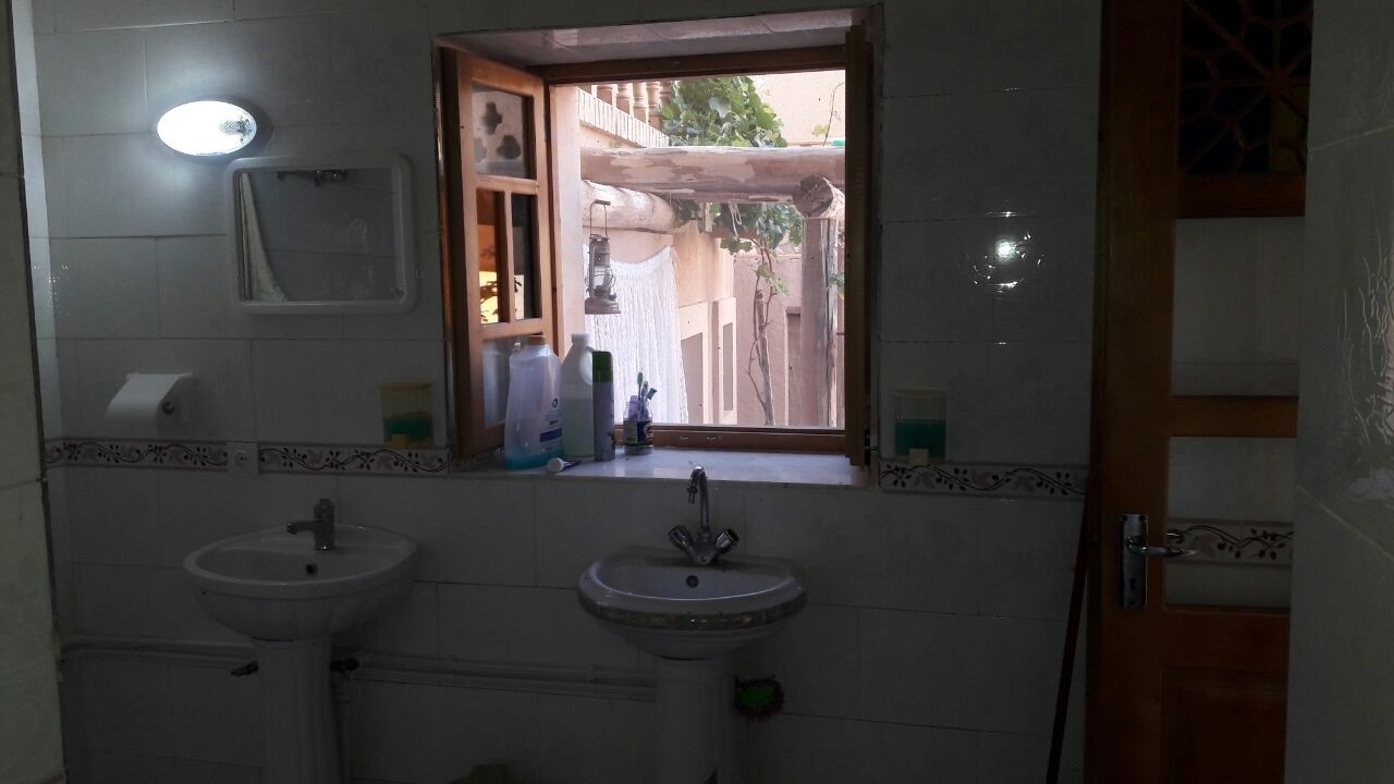 اجاره اتاق سنتی در روستای هدف گردشگری قلعه بالا بیارجمند - اتاق سرمرزی