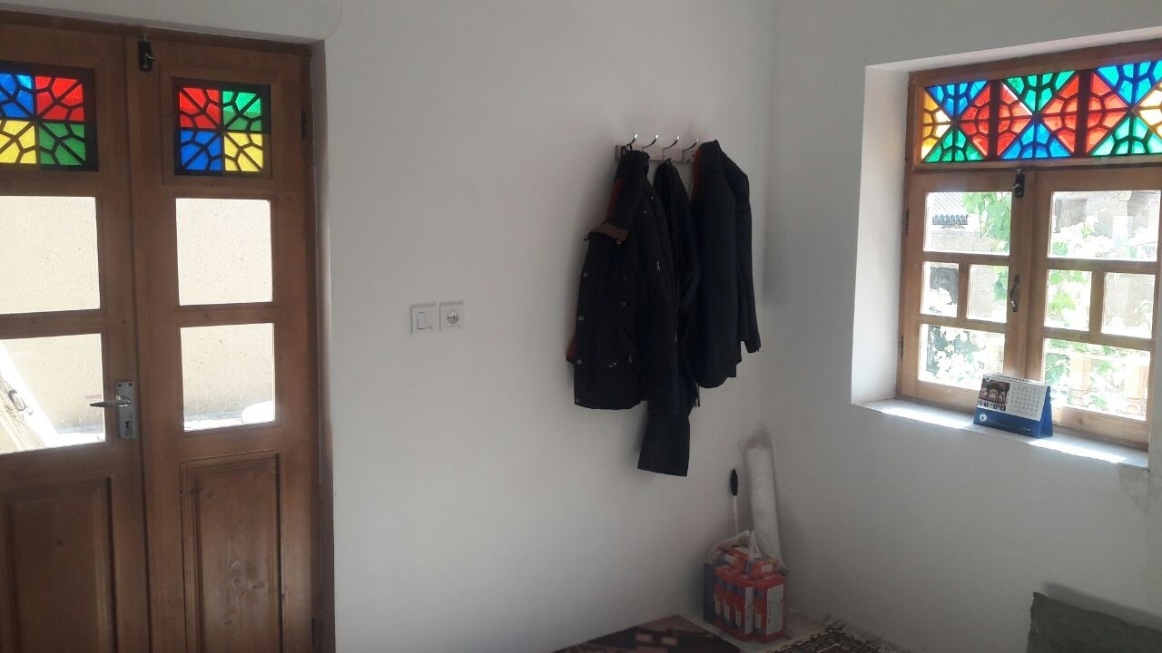 اجاره اتاق سنتی در قلعه بالا بیارجمند - اتاق سرتنور