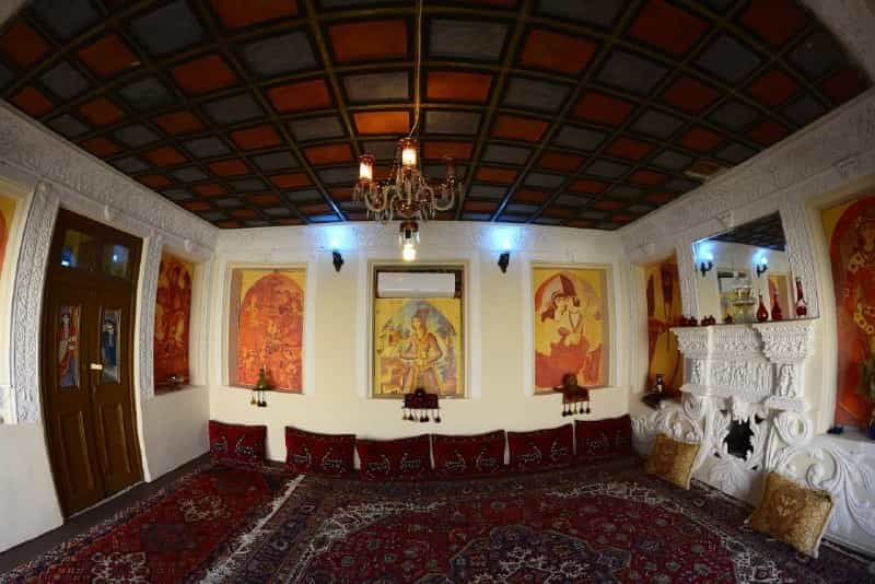 اجاره اقامتگاه بومگردی سنتی در زند شیراز