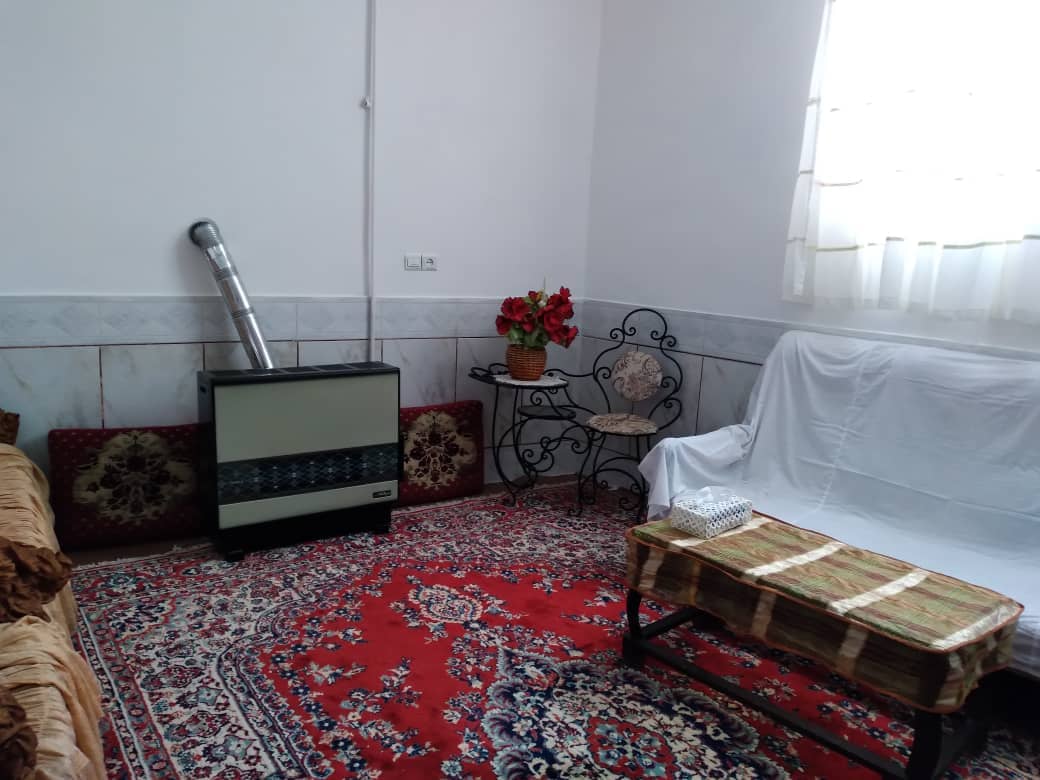 اجاره آپارتمان تک خوابه در شهیدمطهری نایین-طبقه اول 100 متری