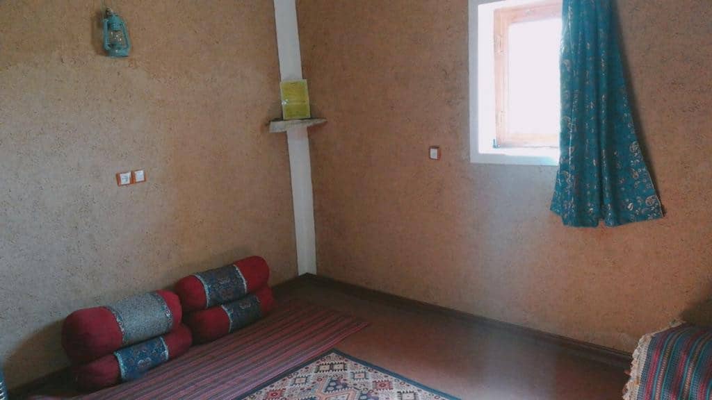 اجاره اقامتگاه بومگردی و اتاق سنتی در خان آباد الیگودرز