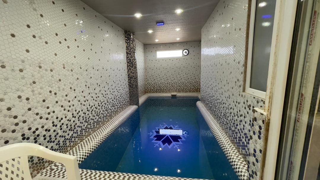 اجاره ویلا یک خوابه 100 متری  با استخر آبگرم ساحل آرام