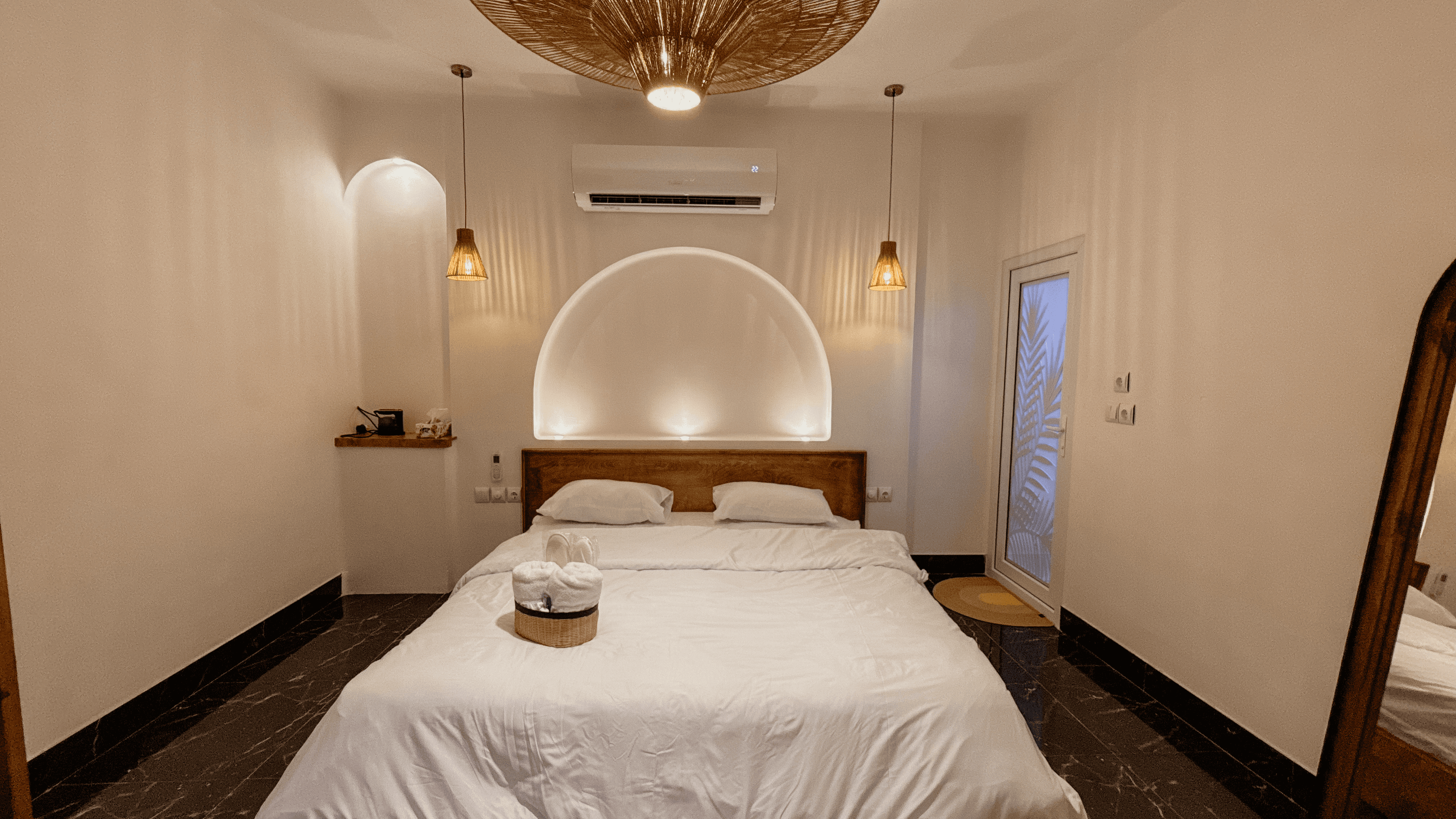 اقامتگاه بوگردی در سهیلی قشم - دو تخته 103 محوطه