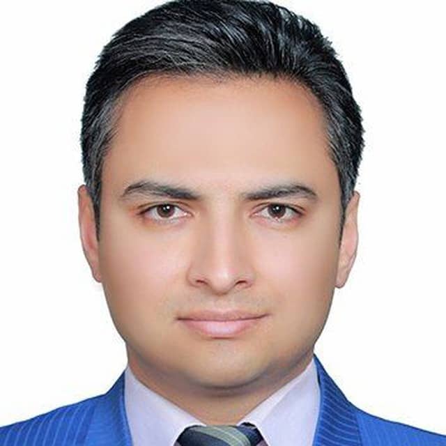 hostIntroImage-علی فخریان