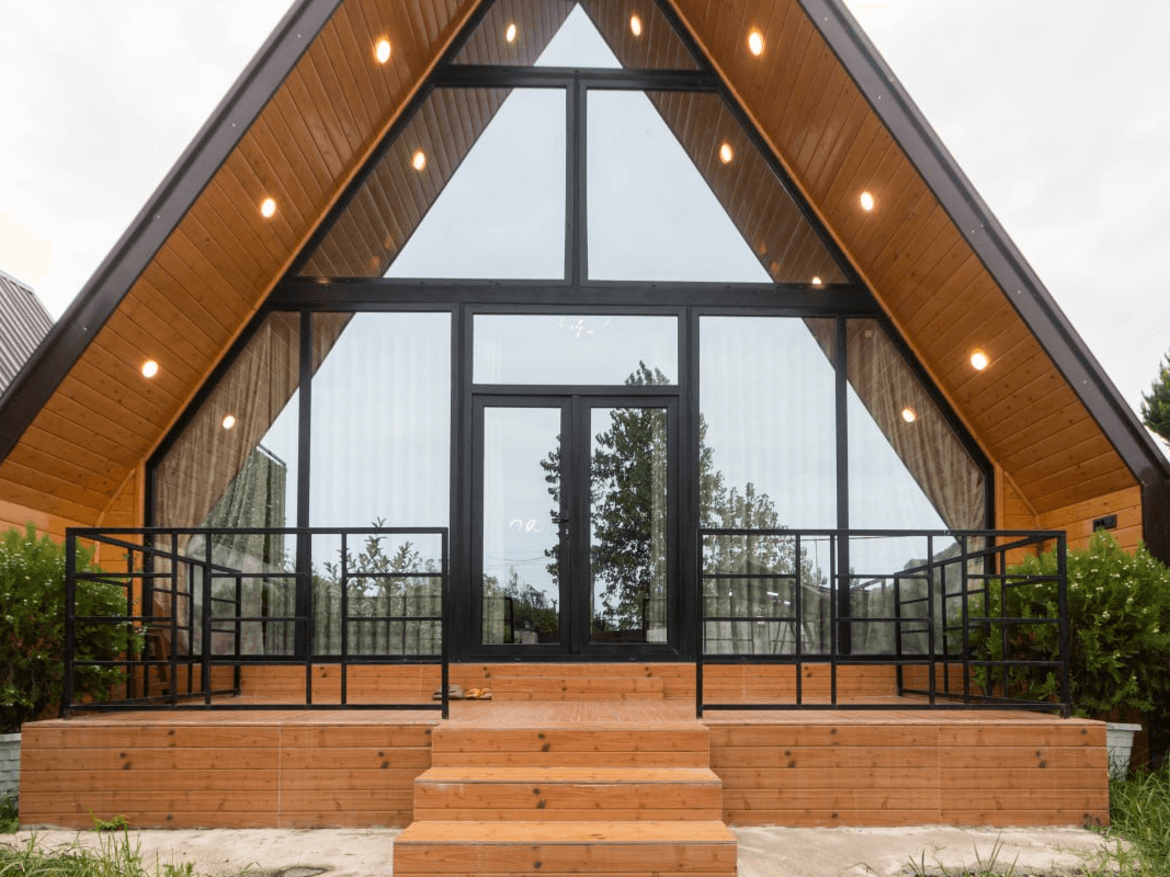 اجاره کلبه سوئیسی جنگلی در روستای پیرسرا شاندرمن ماسال - لنا نما