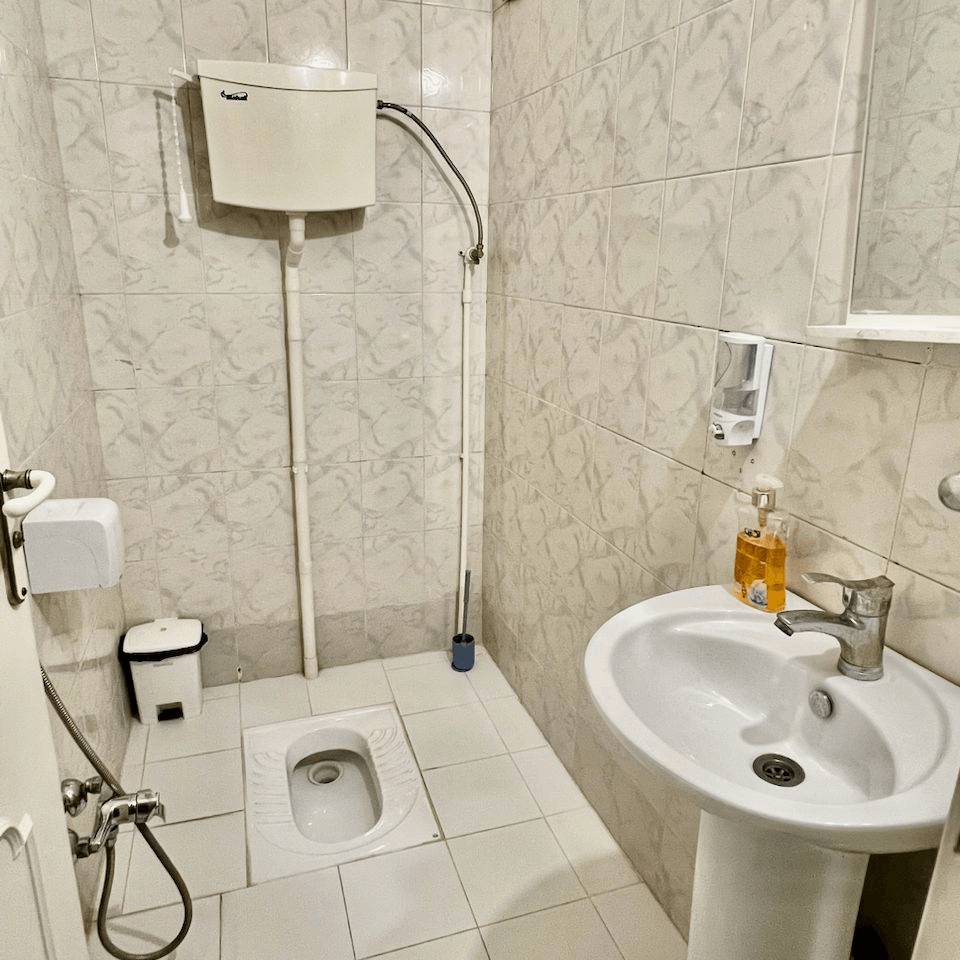 اجاره منزل دوخواب در خیابان کاشانی تهران - طبقه سوم  سالن