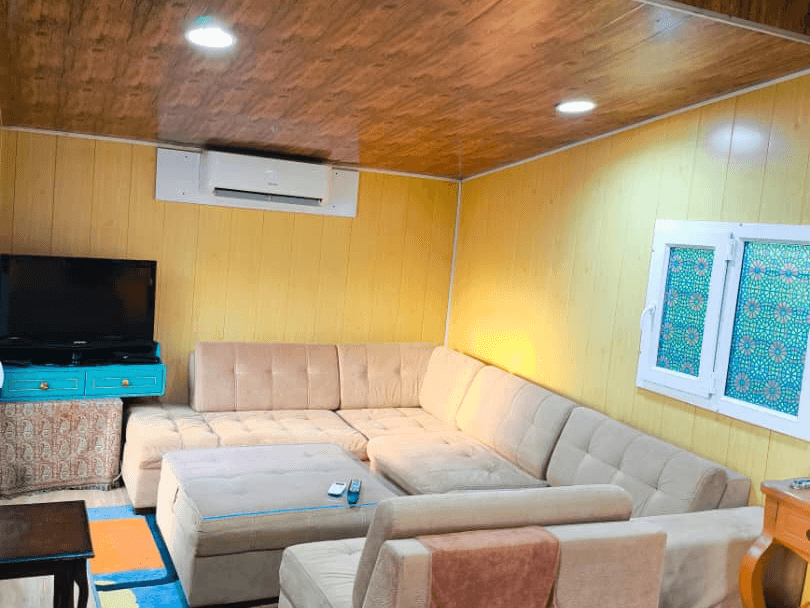 اجاره کلبه چوبی جنگلی در سوخته کوه لاهیجان - بیدمجنون نما کلبه چوبی