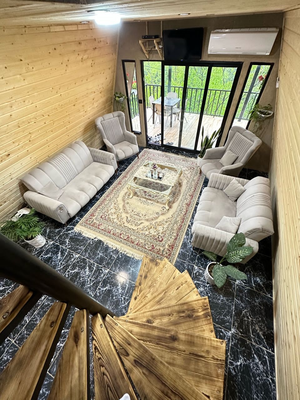 کلبه سوئیسی دوبلکس جکوزی دار در اربه کله - دو خواب