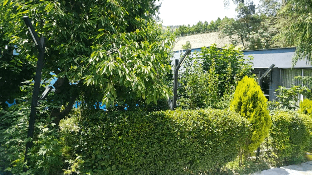 ویلا سه خواب با استخر رو باز آبگرم در لواسان محوطه