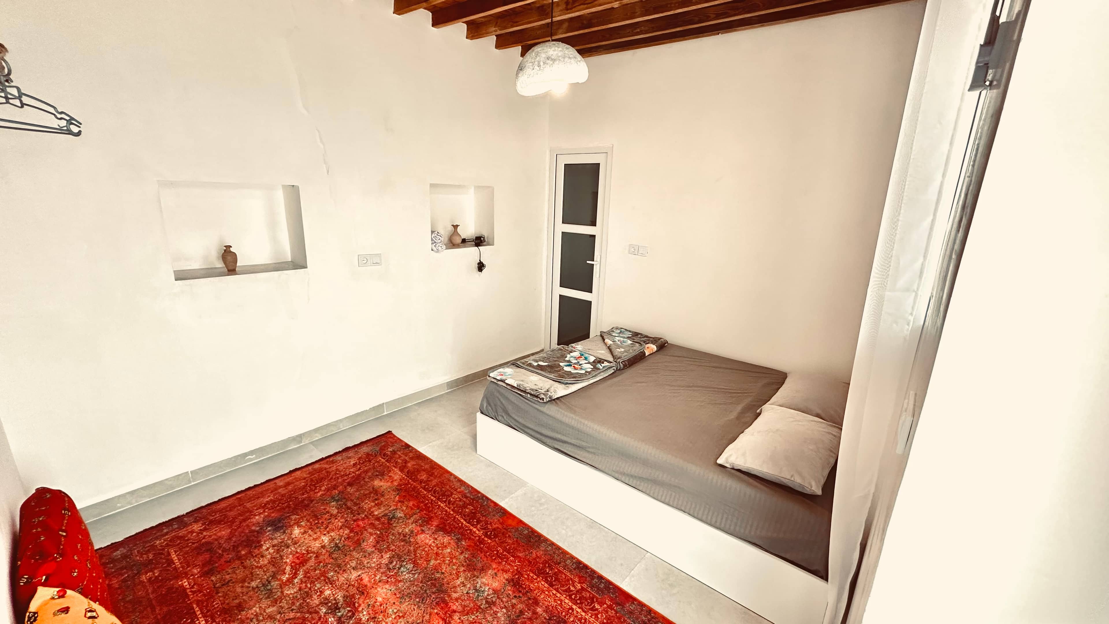 اجاره اتاق دوتخته نزدیک ساحل در سهیلی قشم - ماه 2 نمای بیرون اتاق ها